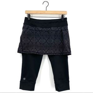Athleta Skirted Capri Reflective Zip Pocket Size Small